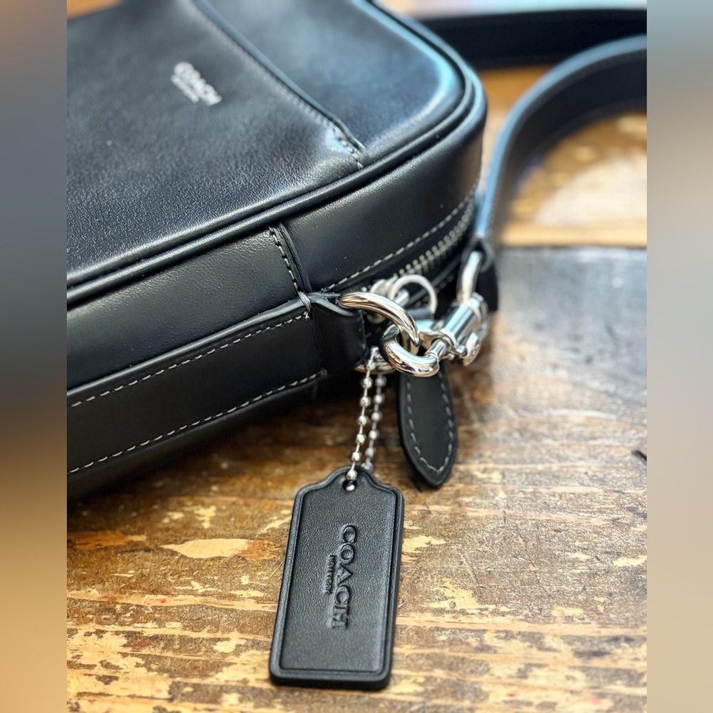 Coach Hitch Black Leather Crossbody Bag - Picture 3 of 9